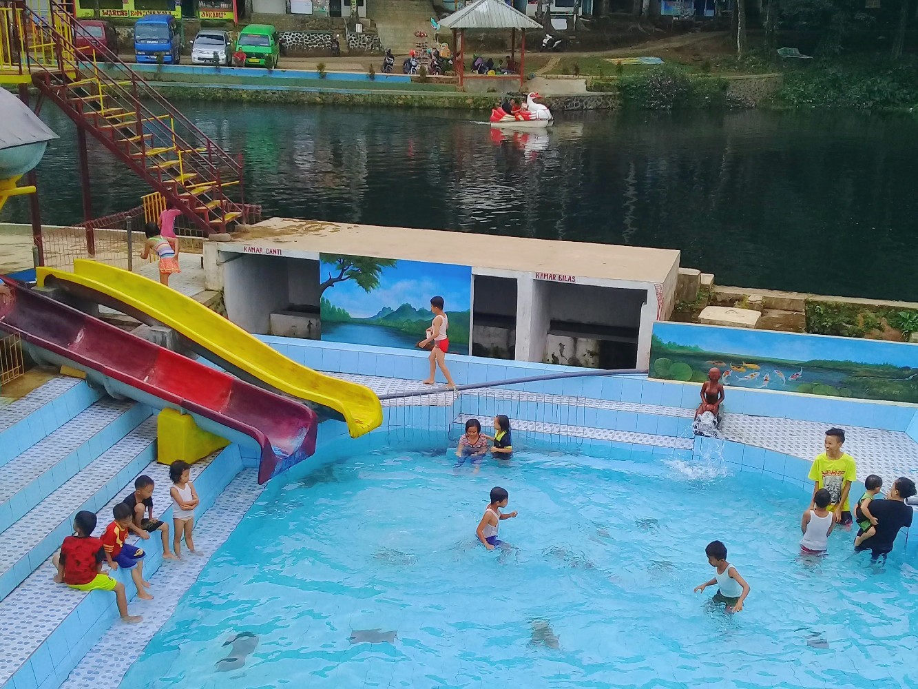 kolam renang anak-anak di wisata alam sindang kemadu