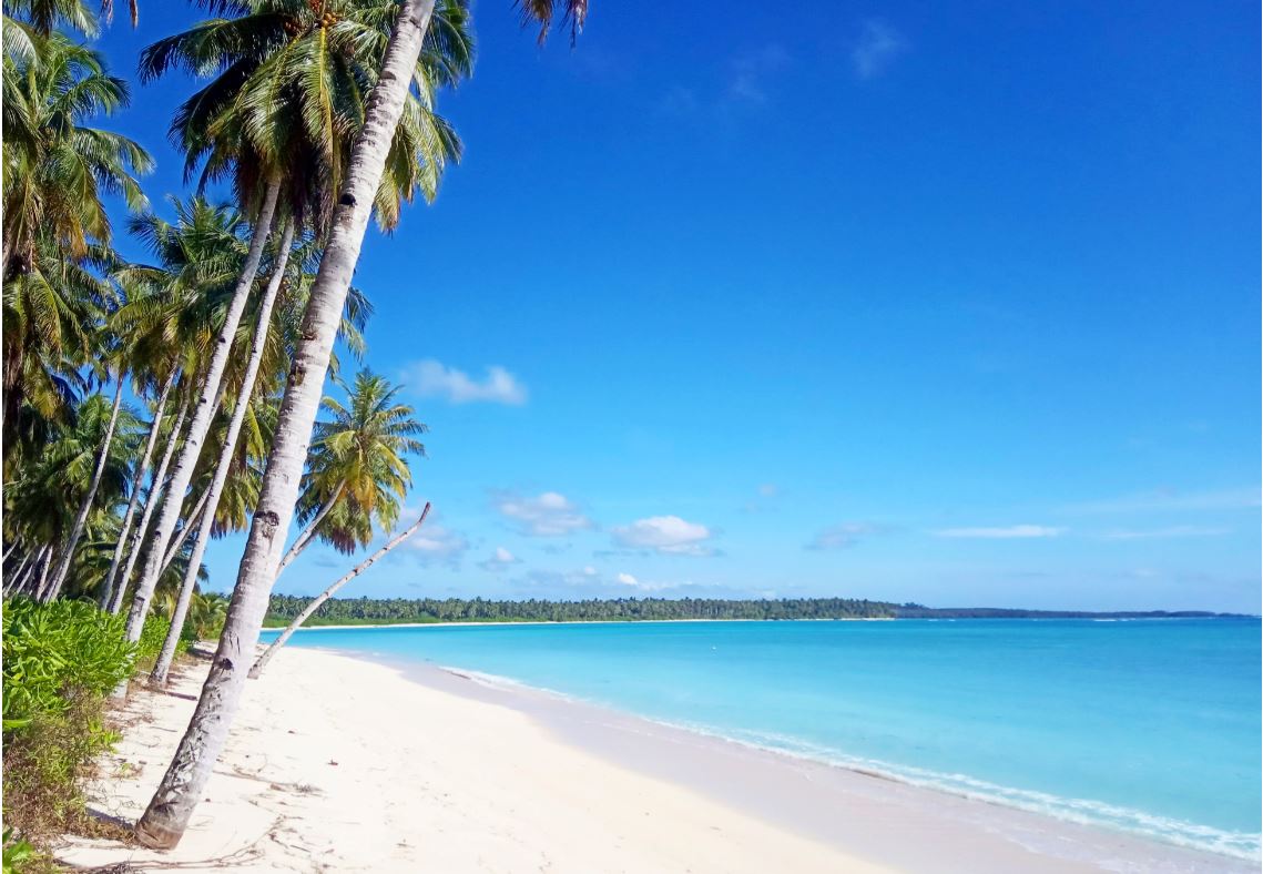 Pantai pasir putih di Kepulauan Mentawai