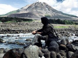 Menengok sisa erupsi di adaerah aliran lahar dingin Gunung Sinabung Karo SUmatera Utara - uchiwooland14