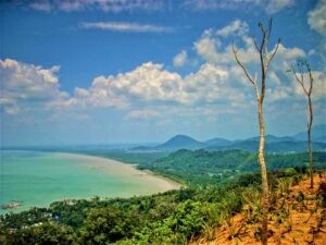 Panorama dari puncak Bukit Rindu Alam Singkawang Kalimantan Barat - Tukang Jepret