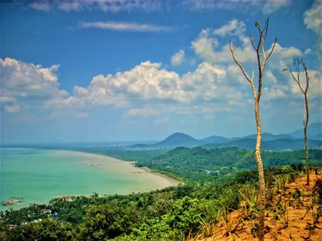 Panorama dari puncak Bukit Rindu Alam Singkawang Kalimantan Barat - Tukang Jepret