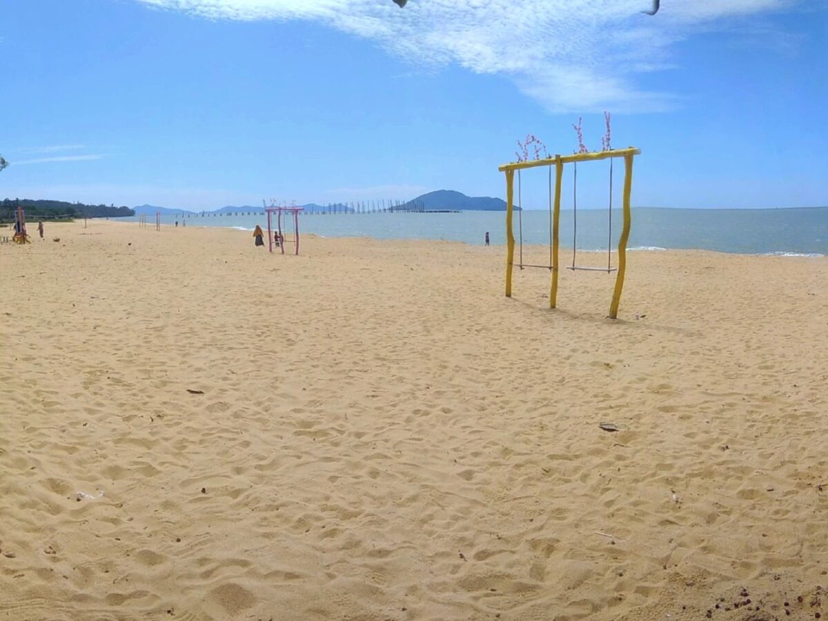 area tepi pantai samudra bengkayang