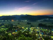 Pemandangan Malam dari atas Bukit Alesano