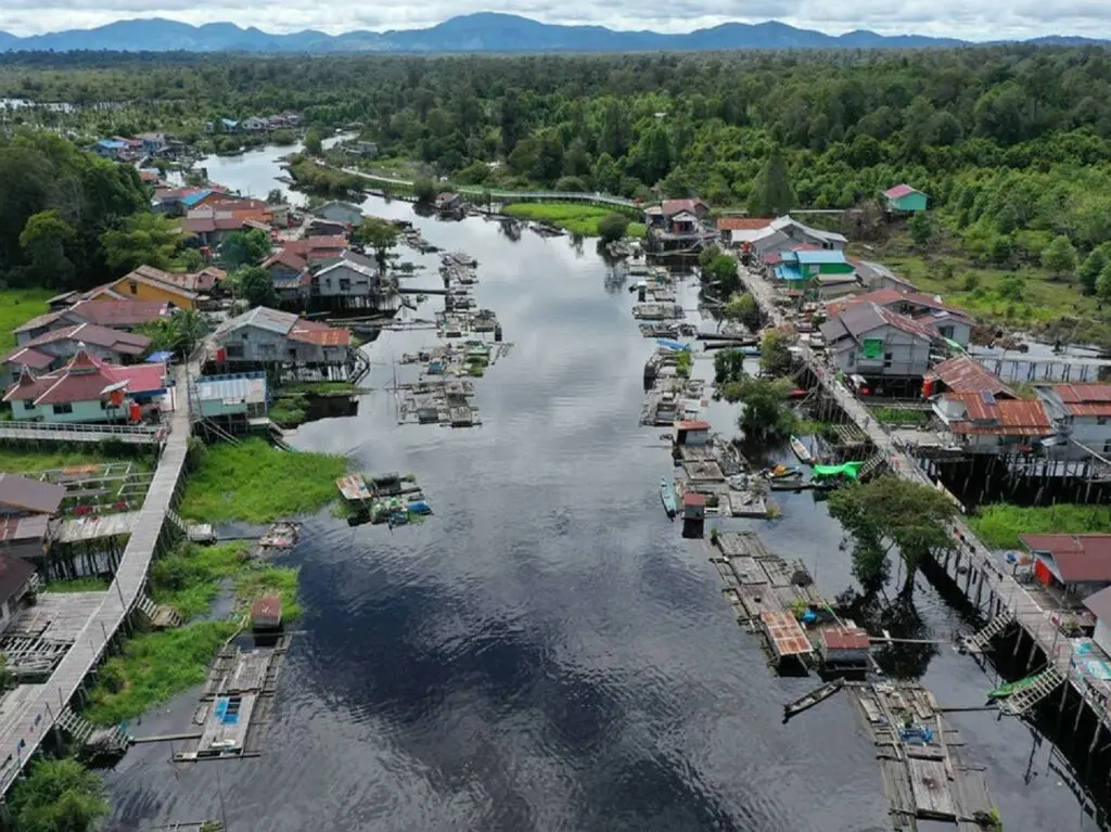 pemukiman warga lokal danau sentarum