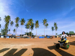 mengelilingi pantai takisung dengan ATV