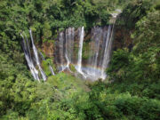 Pemandangan air terjun coban sewu yang indah