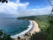 pantai modangan yang mempesona