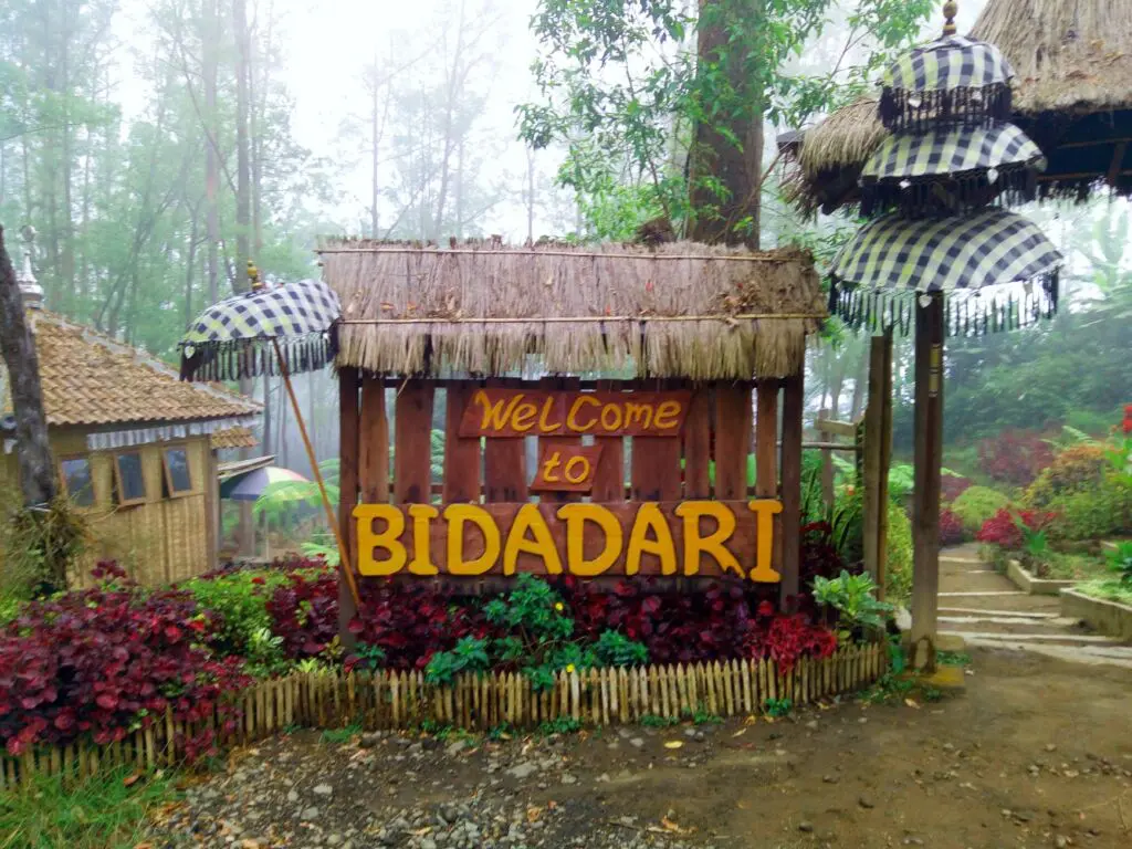 pintu masuk tematik coban bidadari