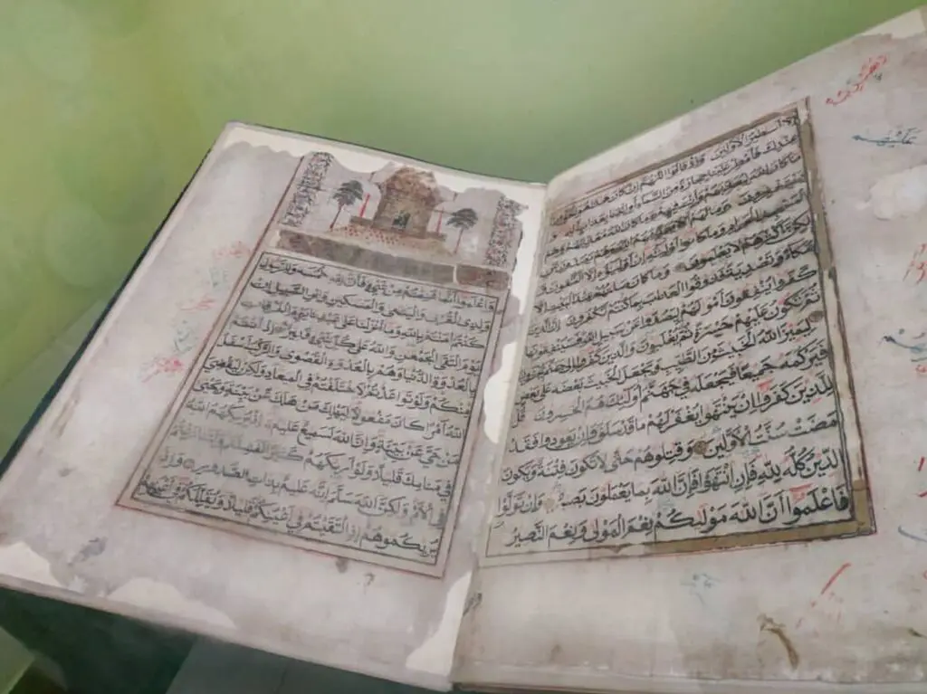 Al-Qur'an tulisan tangan Syekh Muhammad Arsyad Al Banjari di museum lambung mangkurat