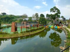 Sungai buatan dan wahana sepeda air di lembang park zoo