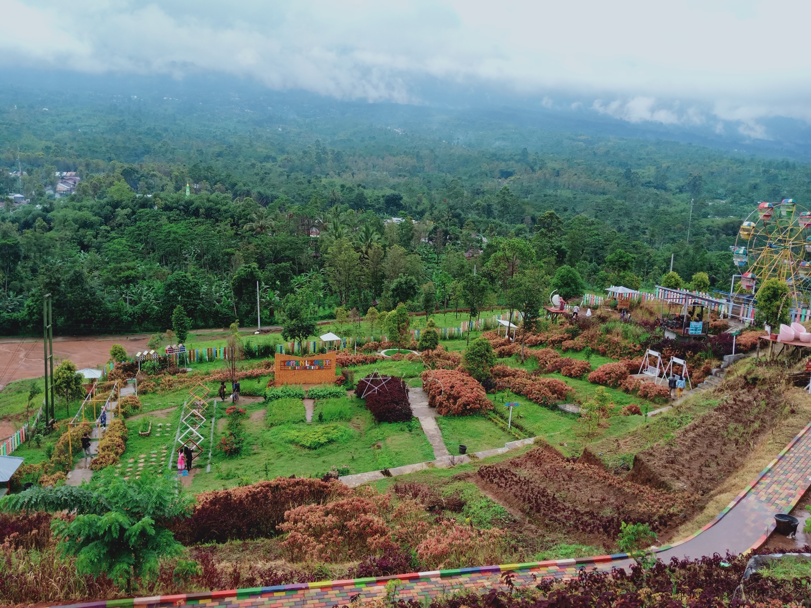 Taman Langit dan spot-spot selfie di area pegunungan Bukit Tangkeban