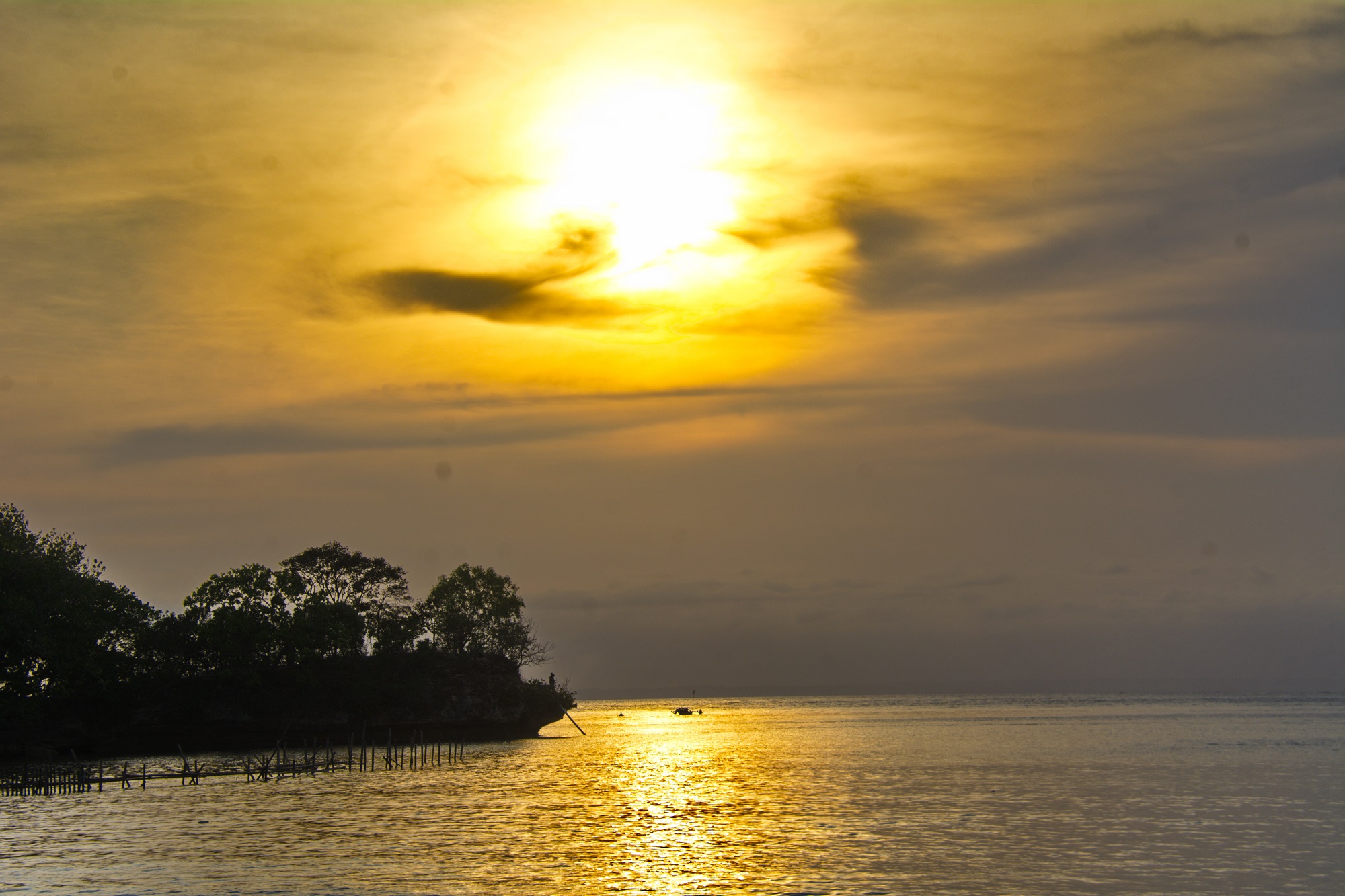 Matahari Terbenam di Pantai Barat Pangandaran