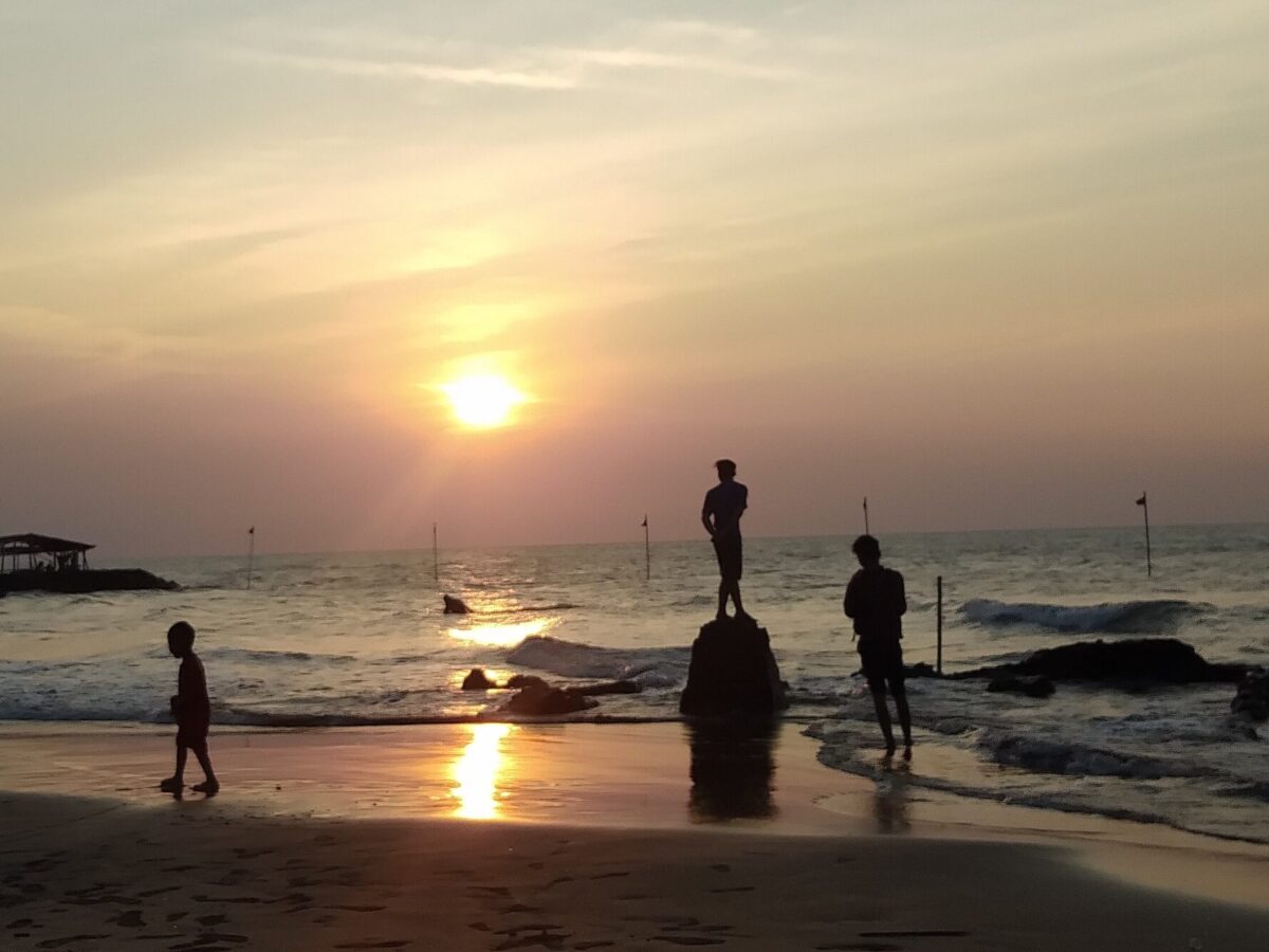 Pemandangan Indah Matahari Terbenam