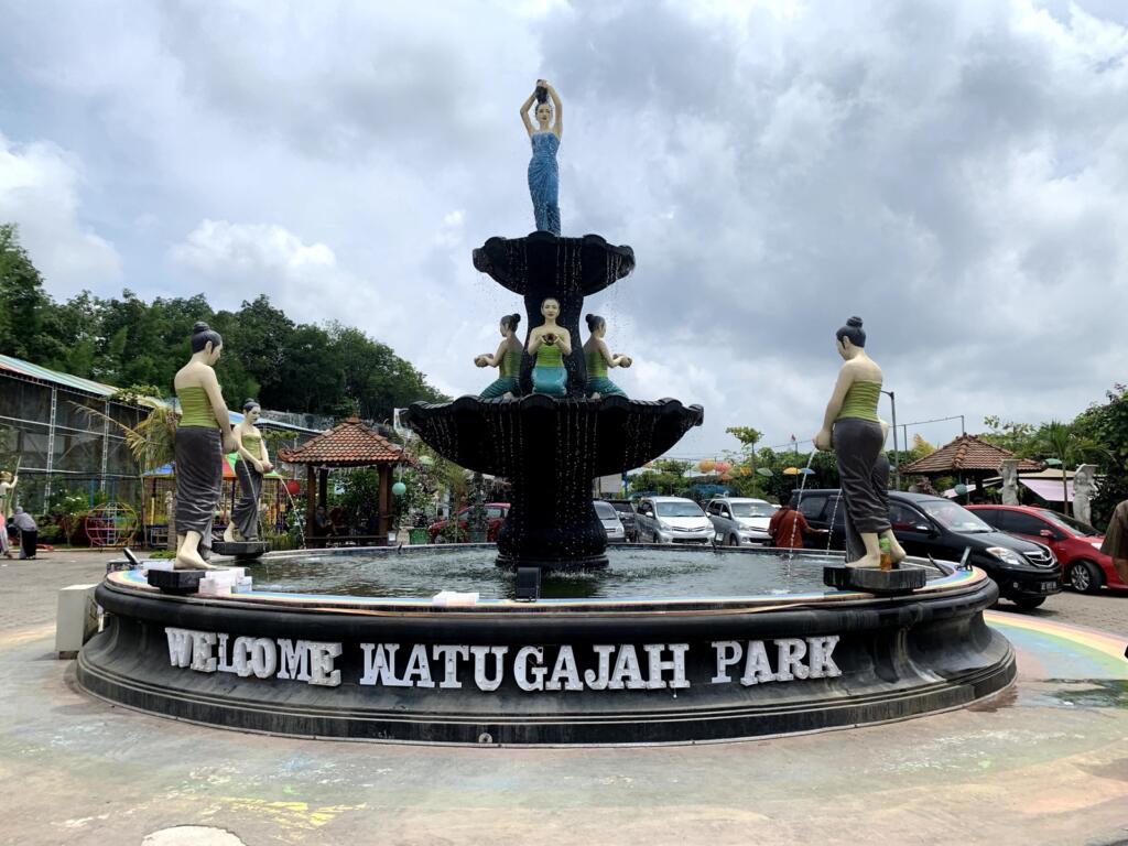gerbang kedatangan Watu Gajah Park