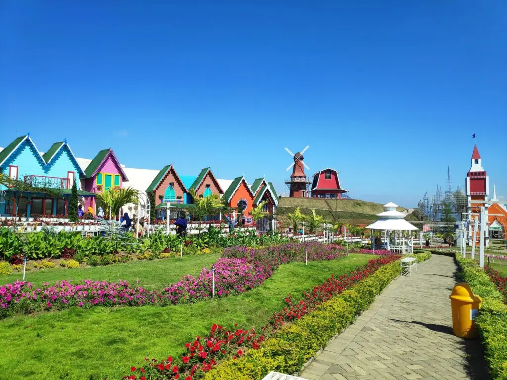 Tempat wisata di Malang bertema desa ala negeri Belanda