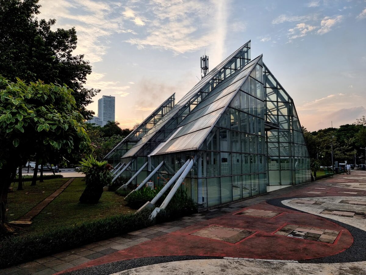 Rumah Kaca Taman Menteng