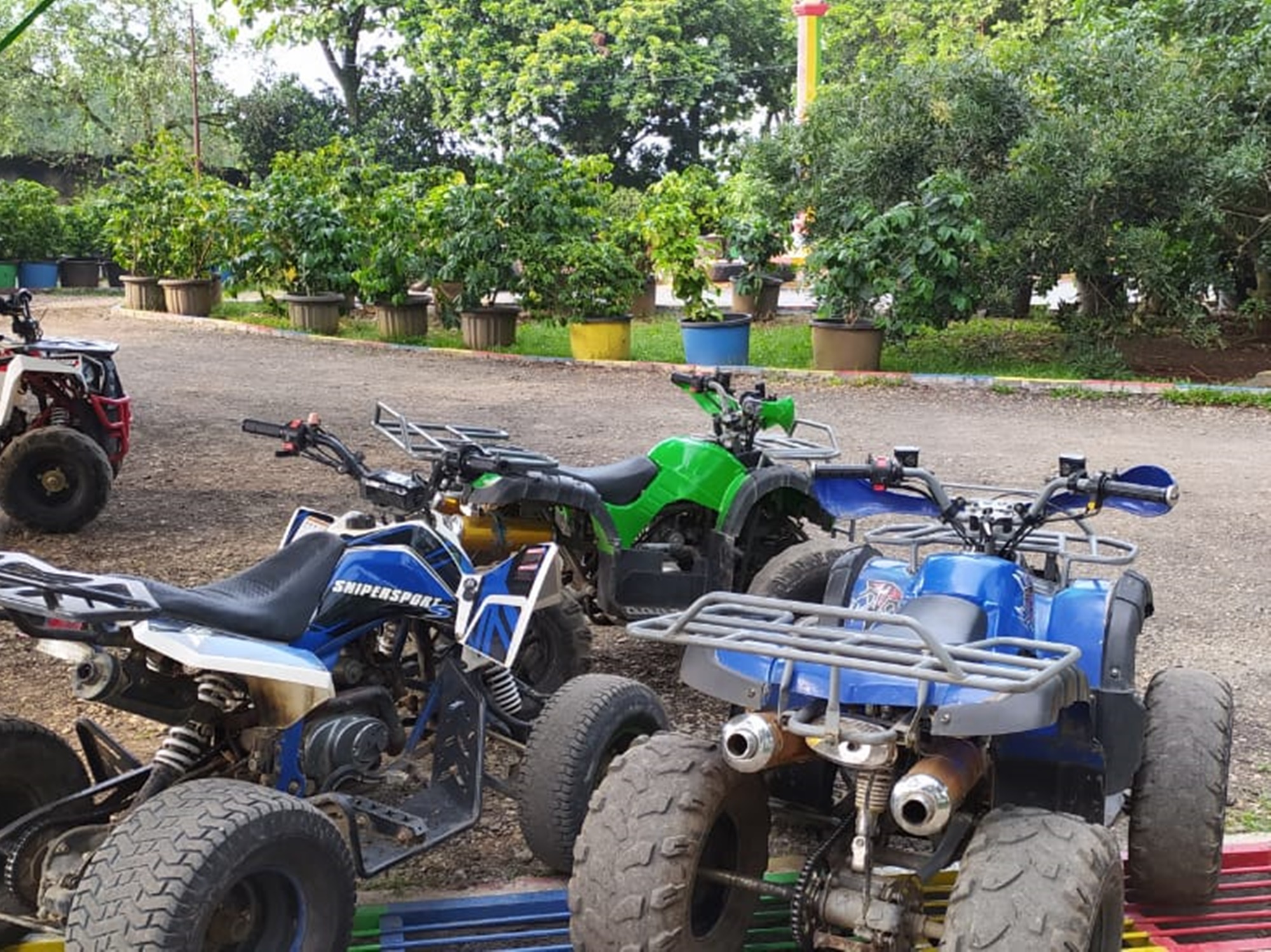 Beberapa wahana ATV di Telaga Pelangi Payang