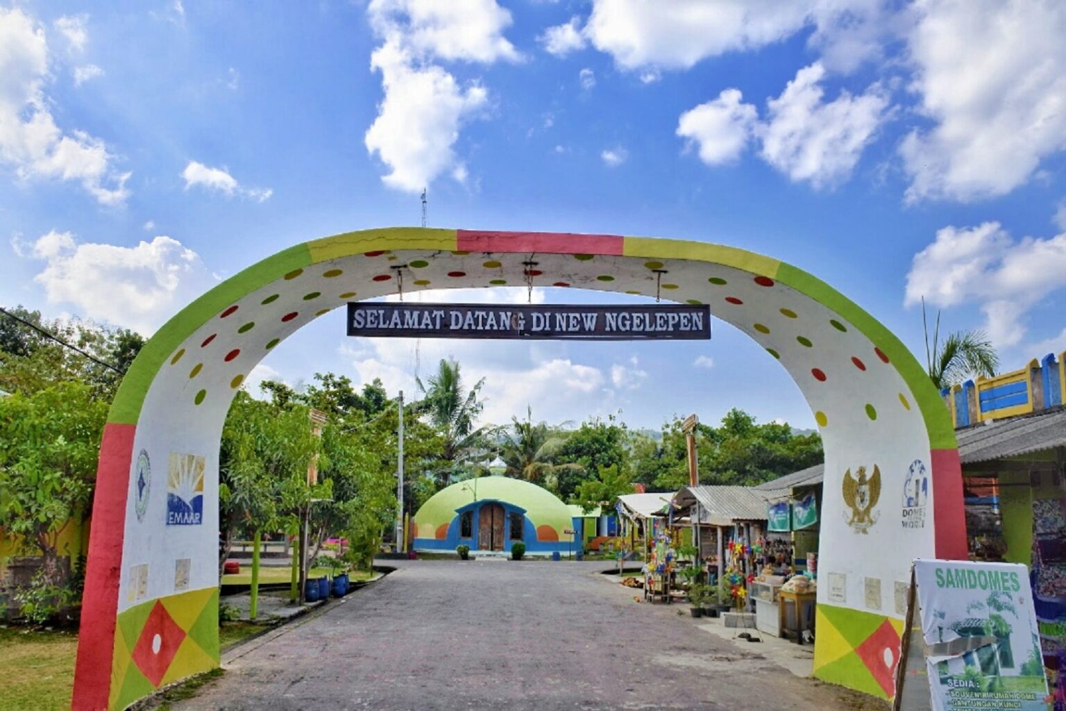 BUKIT TELETUBBIES Tiket & Daya Tarik Agustus 2021 - TravelsPromo