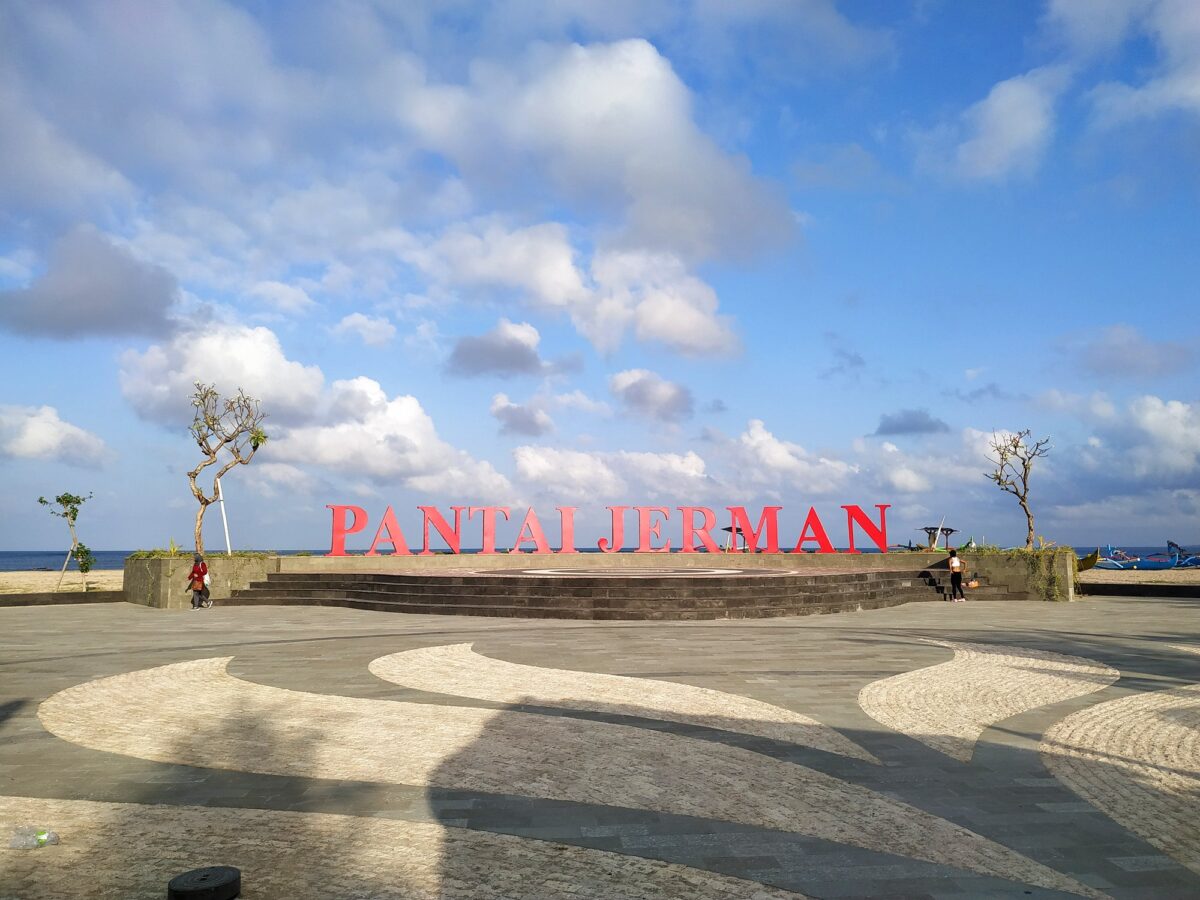 Pantai Jerman Badung Bali