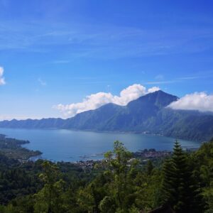 Pemandangan Danau Batur dari Puncak