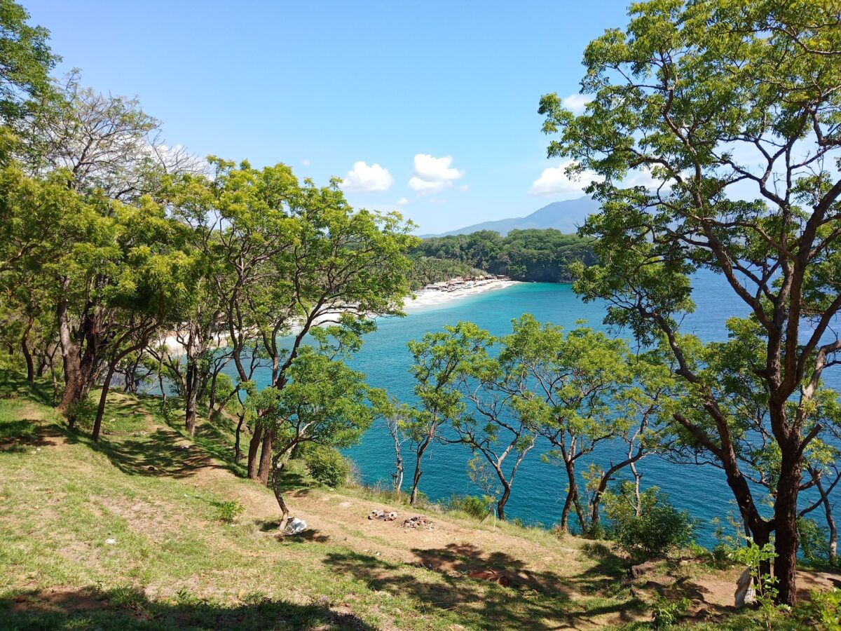 Pemandangan Indah dari atas Bukit