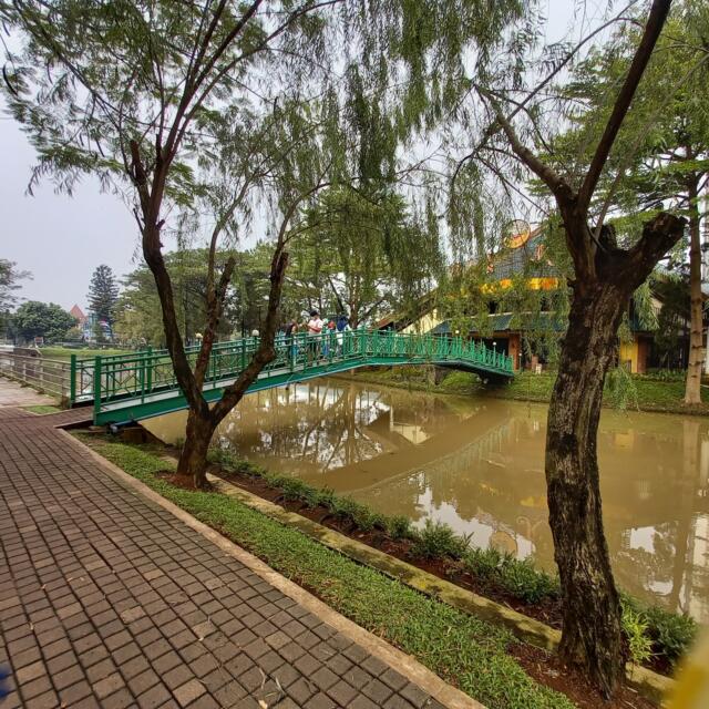 Jembatan Menteng Park Bintaro