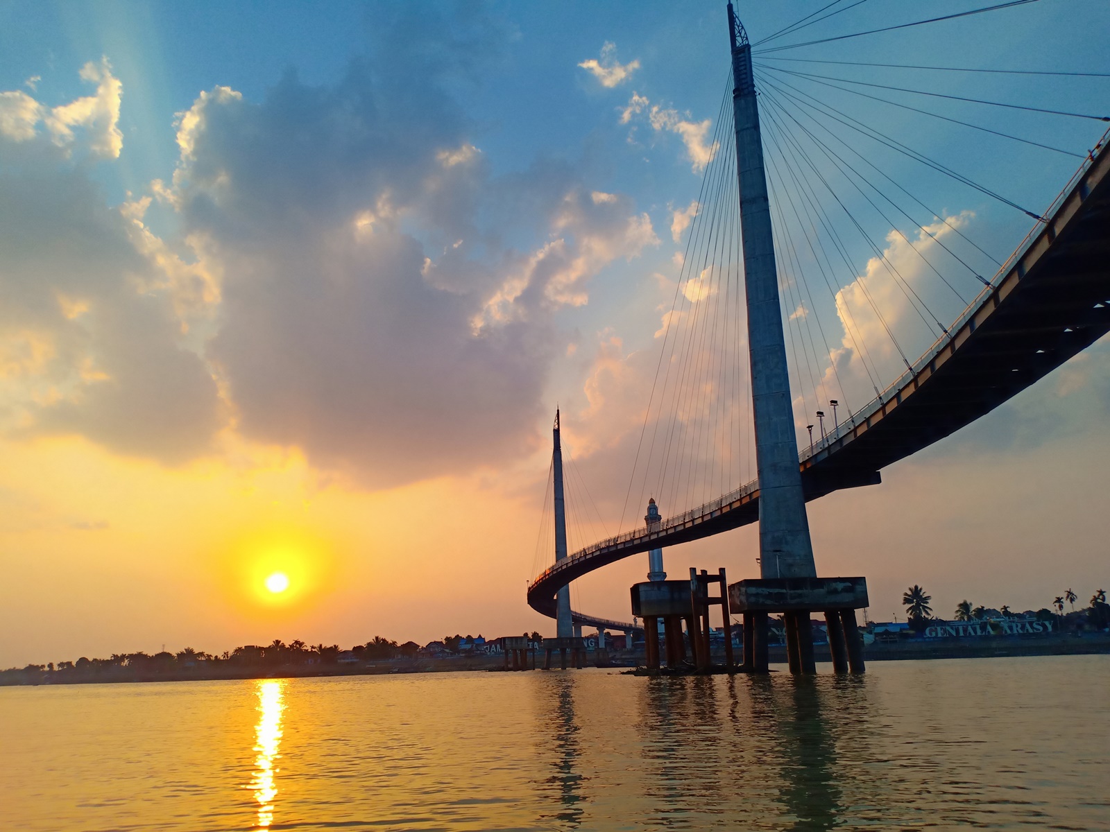 Sunset Jembatan Gentala Arasy