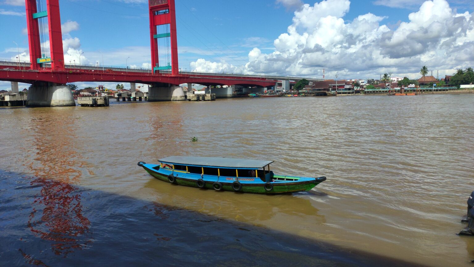 JEMBATAN AMPERA: Ikon Wisata & Kuliner Palembang - November 2024