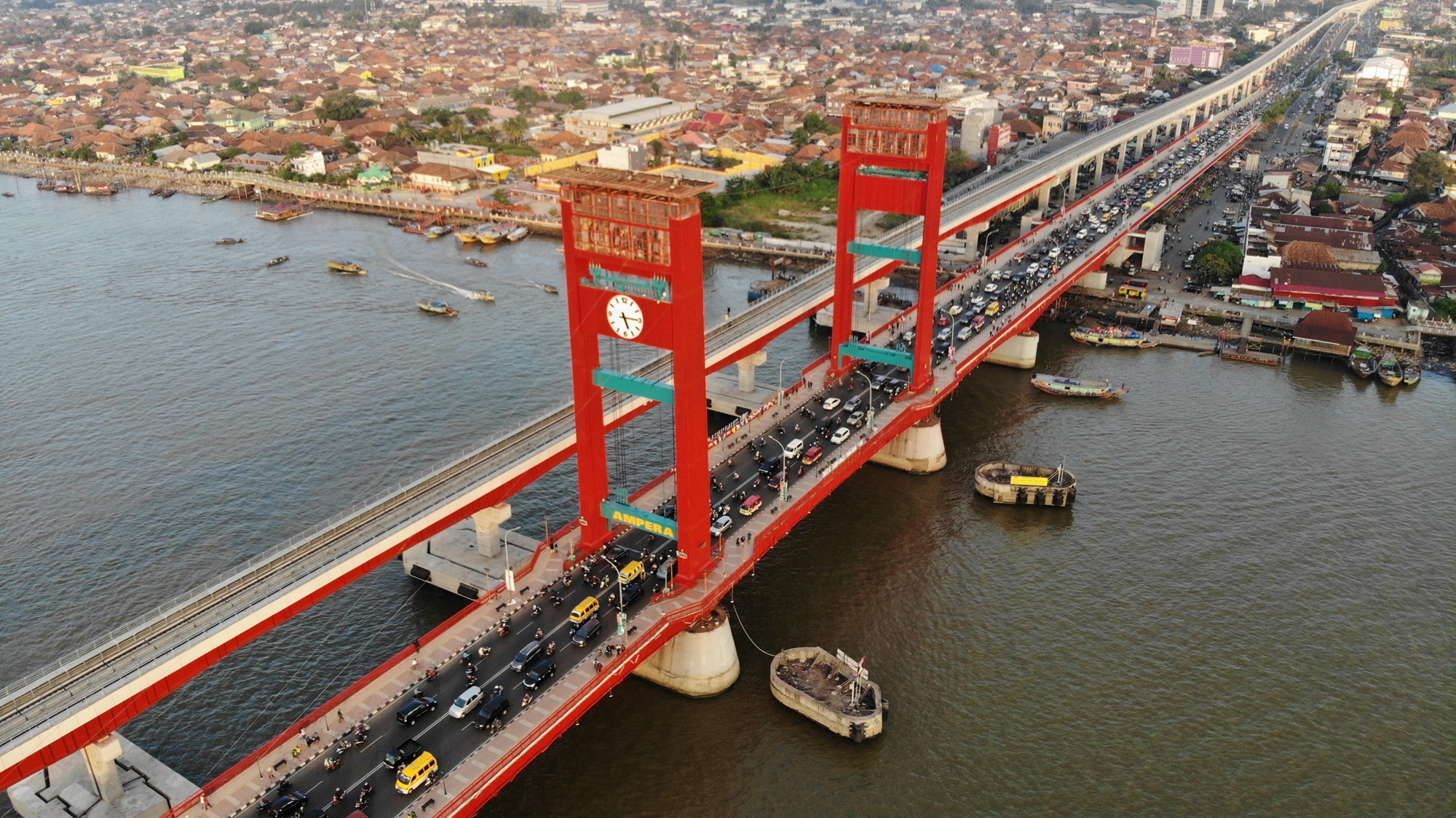 Jembatan Ampera tampak dari atas