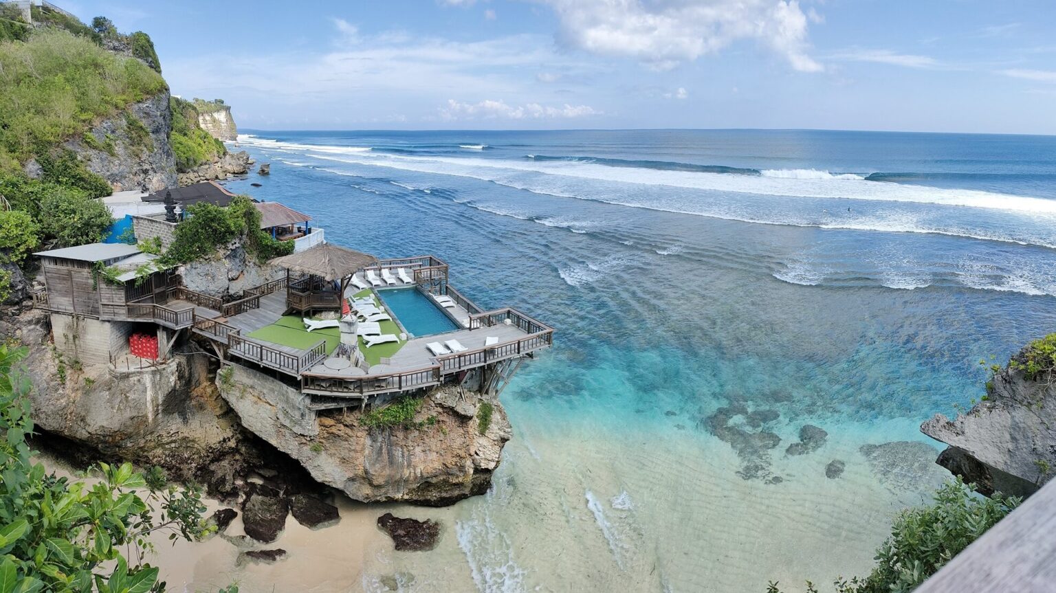 PANTAI SULUBAN Pantai Tersembunyi Di Uluwatu - September 2024