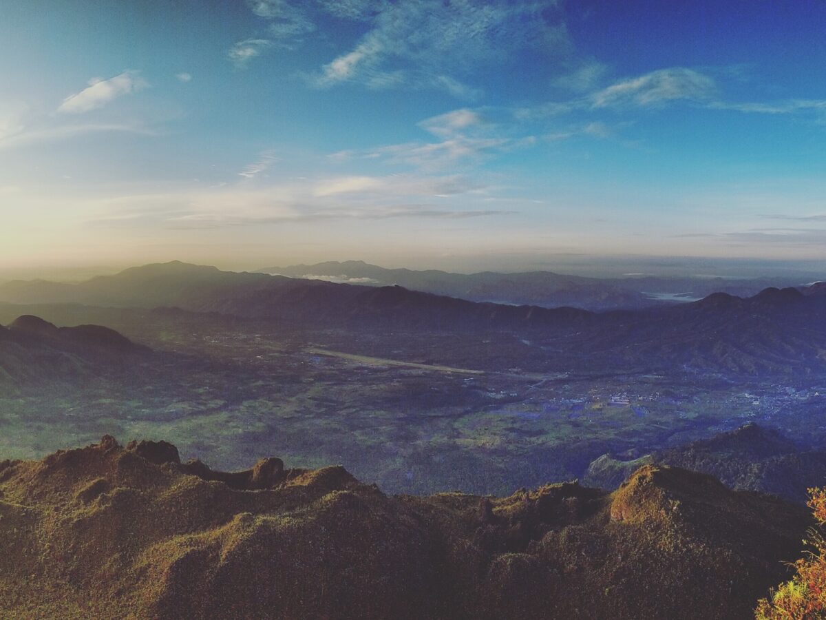 Pemandangan dari Puncak Burni Telong