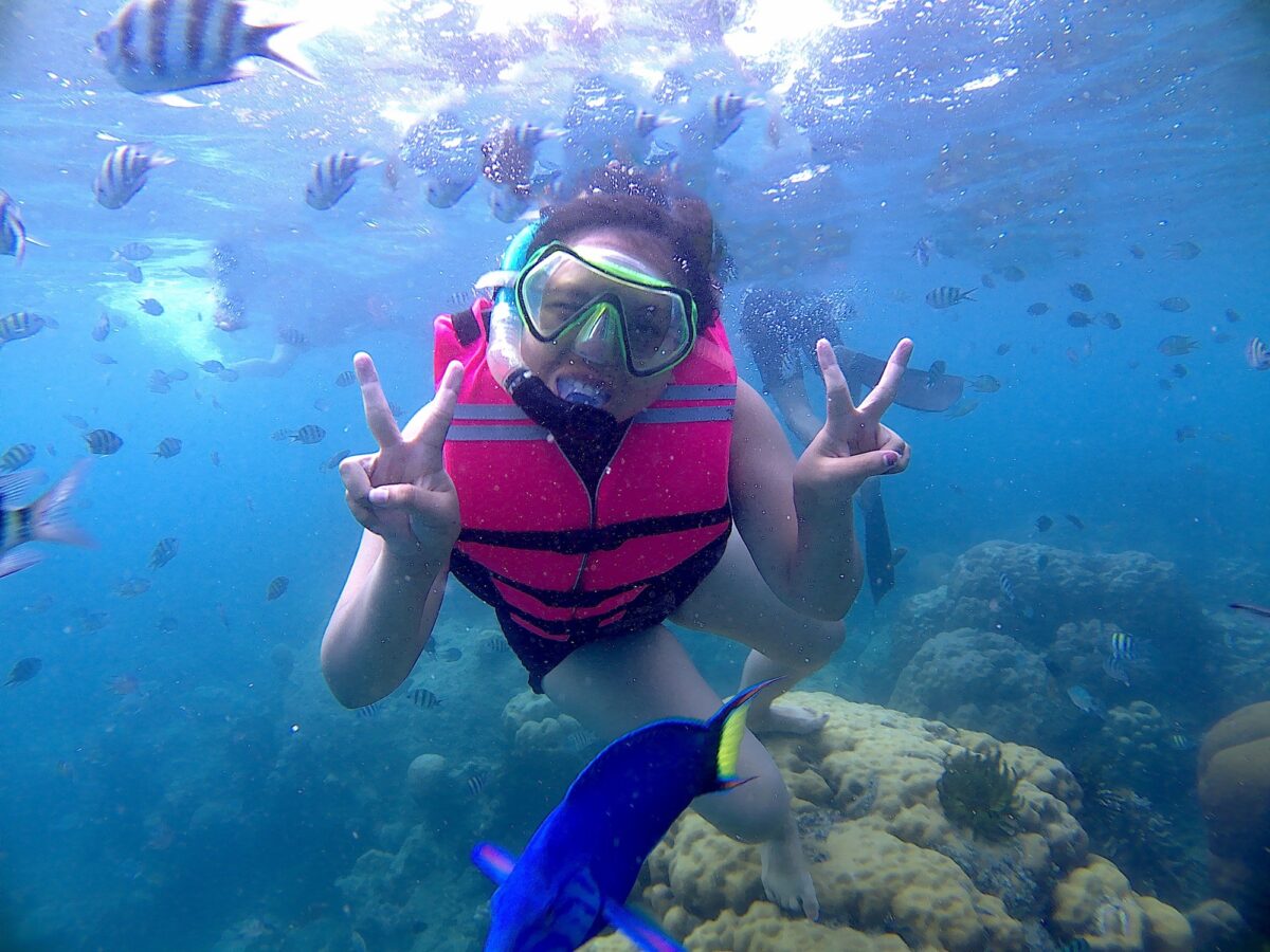 Snorkeling Bersama Ikan Warna-warni