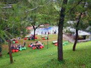 area cafe outdoor dan kolam renang di paradesa park