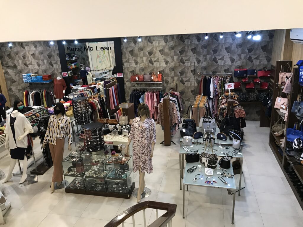 Produk fashion branded di Heritage the Factory Outlet Bandung