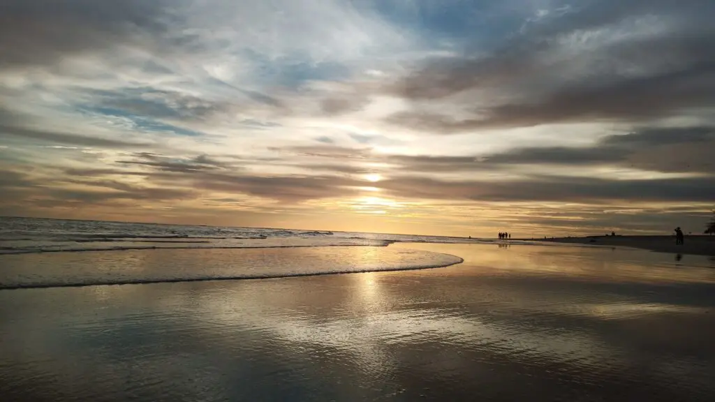Sunset Pantai Tiku