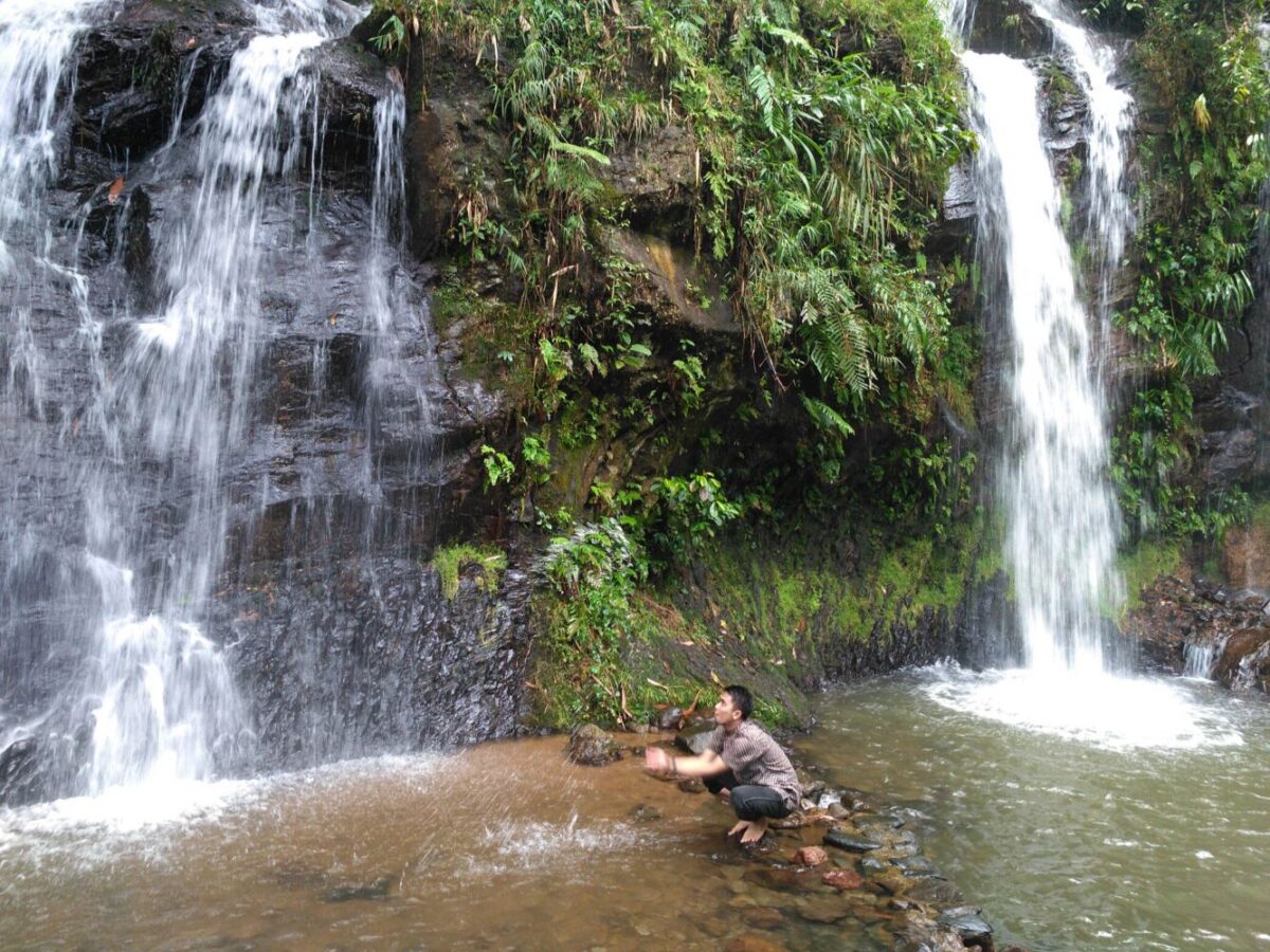 Air Terjun Mini yang Penuh Pesona