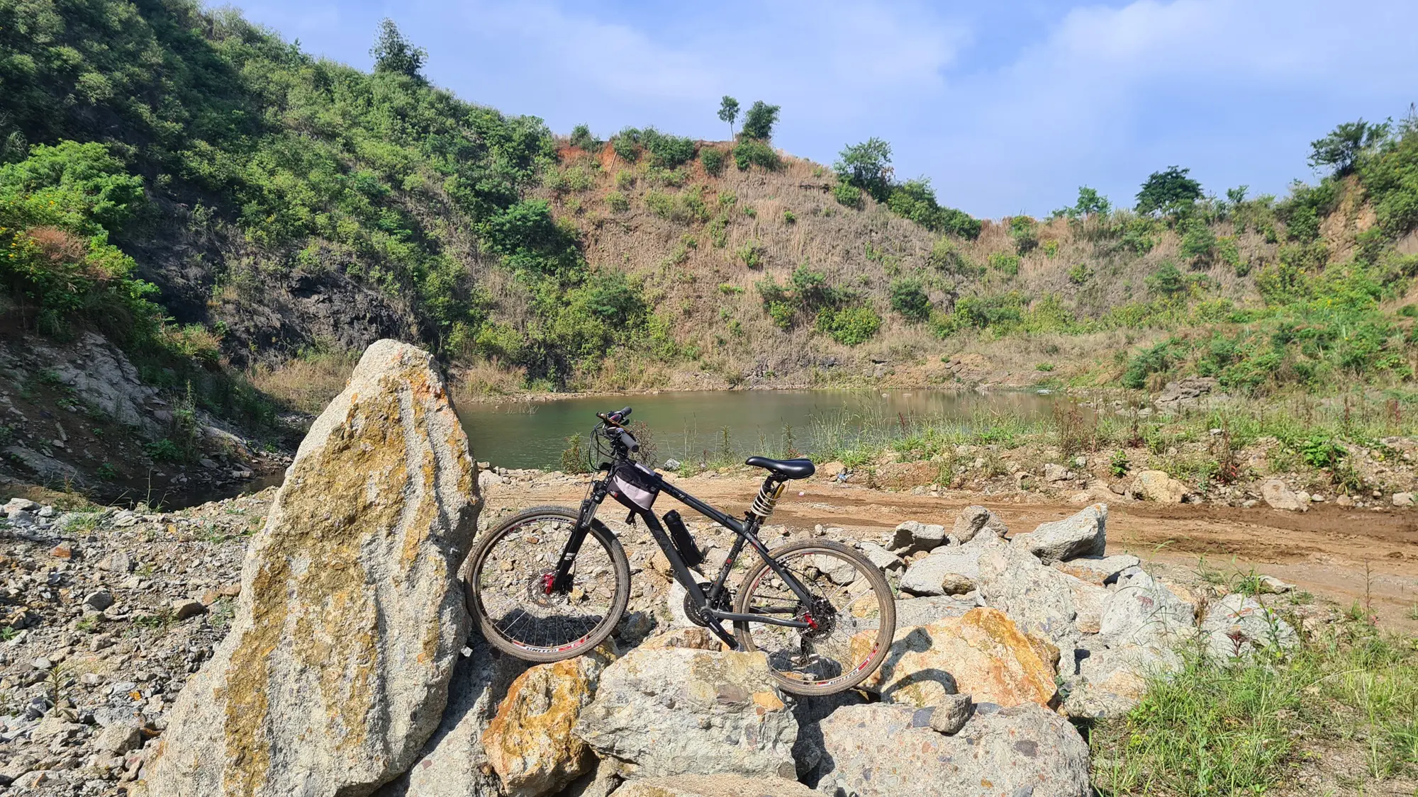Bersepeda ke Danau Wakadobol