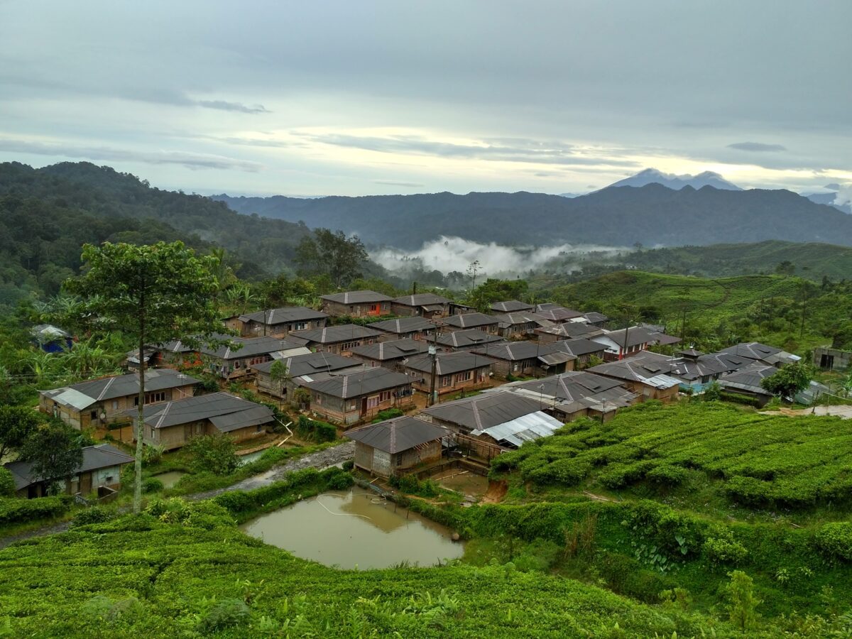 Deretan rumah penduduk Desa Malasar