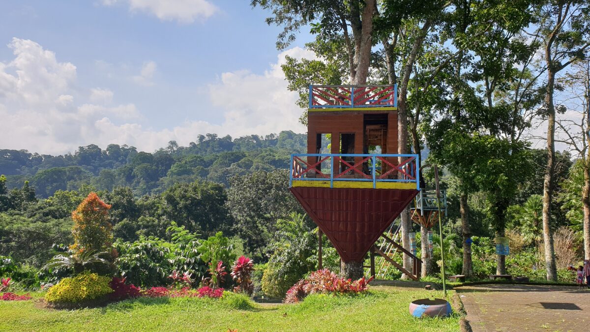 Spot Indah di Rest Area dan Cafe Alas Gumitir