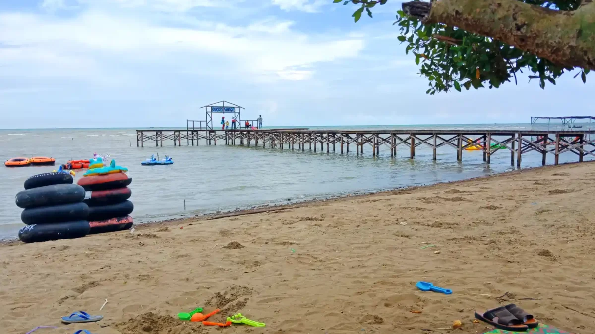 Area Pantai Glagah Wangi Istambul