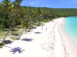 Area pantai berpasir putih di Pantai Bara Bulukumba