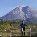 Pemandangan Puncak dan Kawah Gunung Merapi