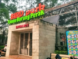 Pintu Masuk Taman Burung Perak Tangerang