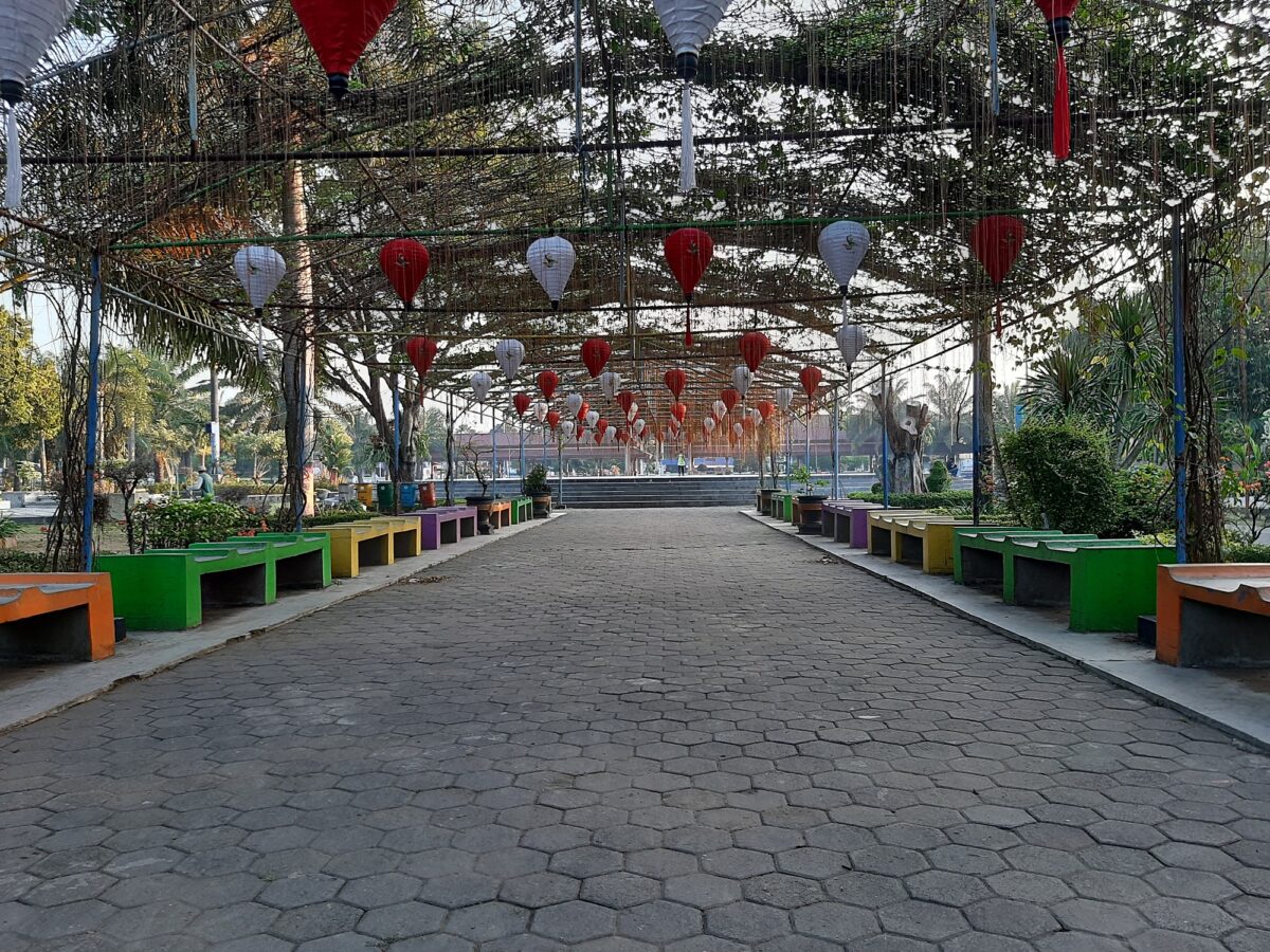 Alun Alun Kota Madiun suasana pagi hari