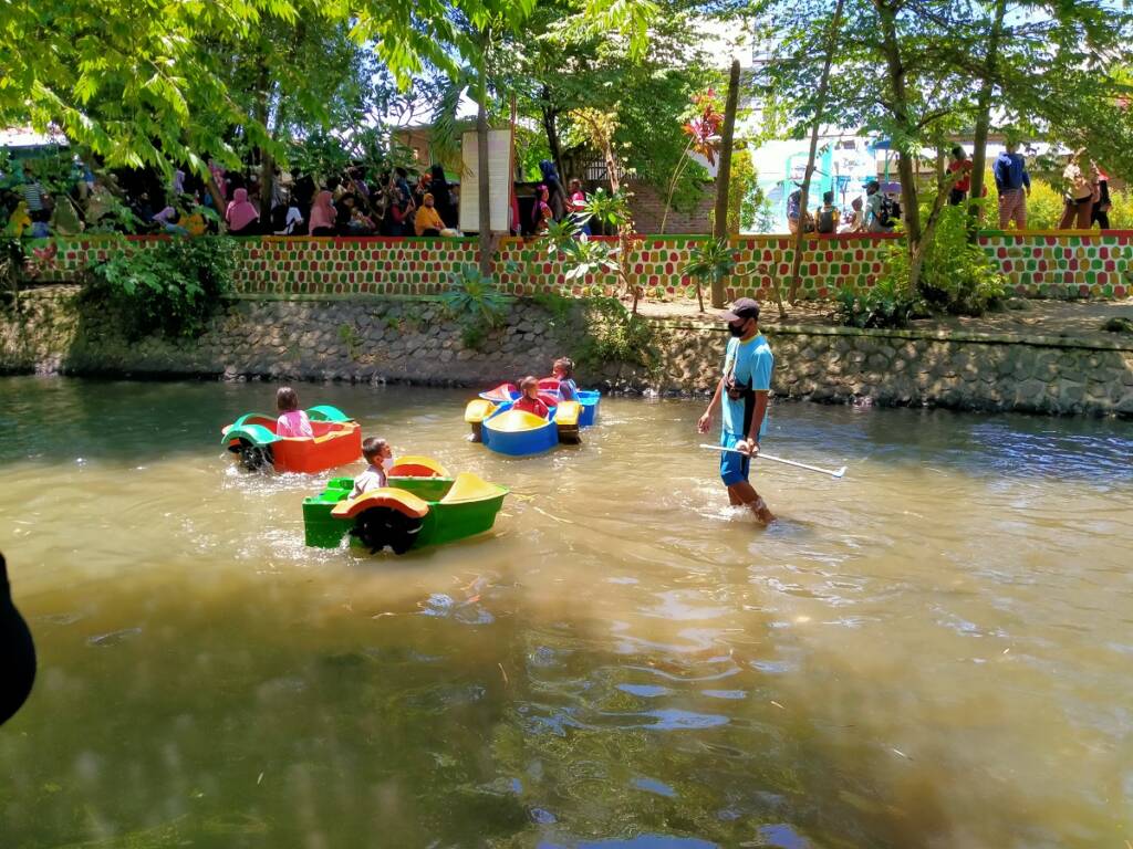 Area bermain sepeda air untuk anak-anak di Gronjong Wariti