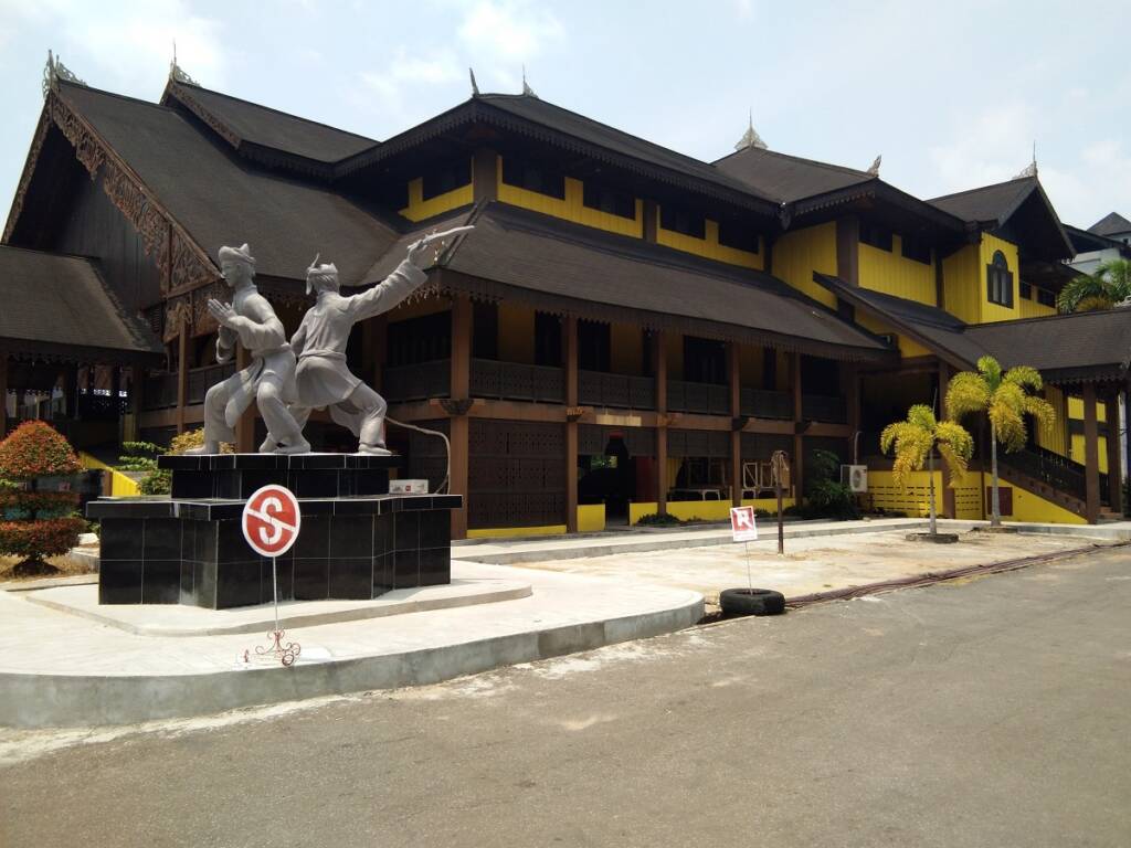 Rumah adat Melayu