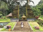 Area taman Kraton Gunung Kawi