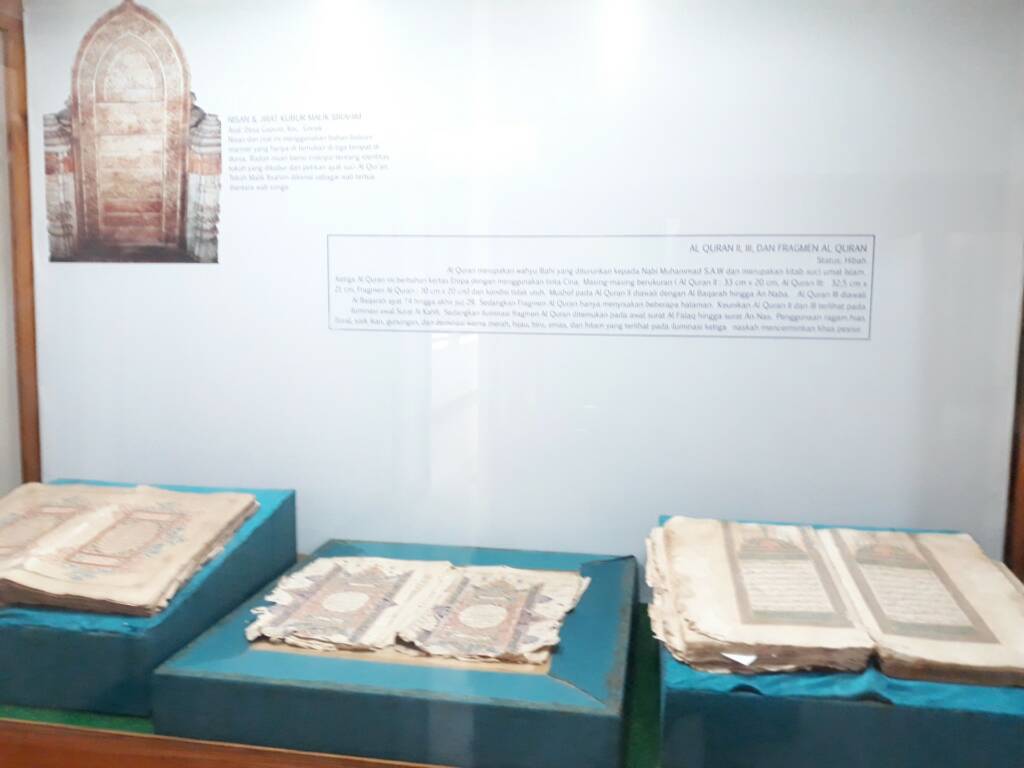 Al Quran kuno yang ada di Museum Giri