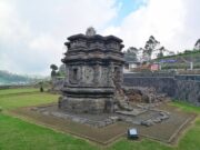 arsitektur yang dimiliki oleh Candi Gatotkaca