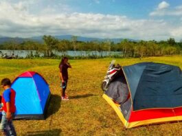 Berkemah di River Tubing